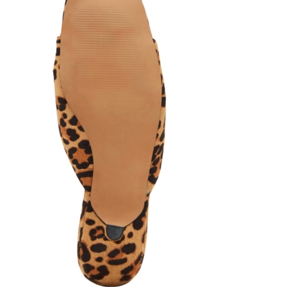 Steve Madden Meme Women's Sandals Leopard  Canvas/Rubber NWT - Picture 2 of 4